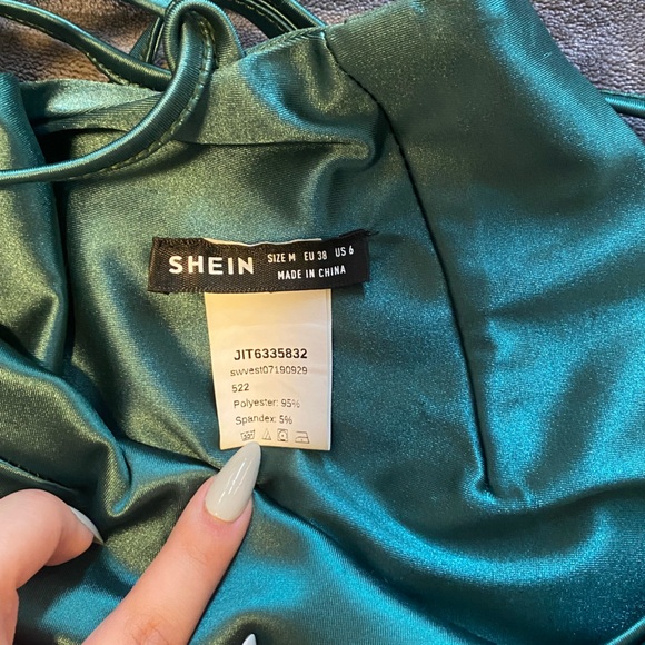 Green SHEIN satin strappy top size medium! - Picture 3 of 3
